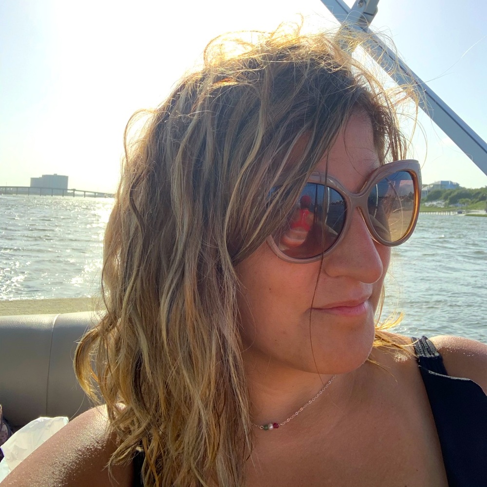 Meet your Posher, Jennifer